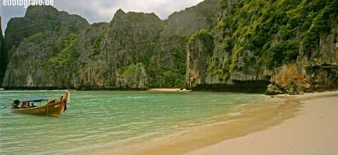 Bucht mit Strand in Thailand